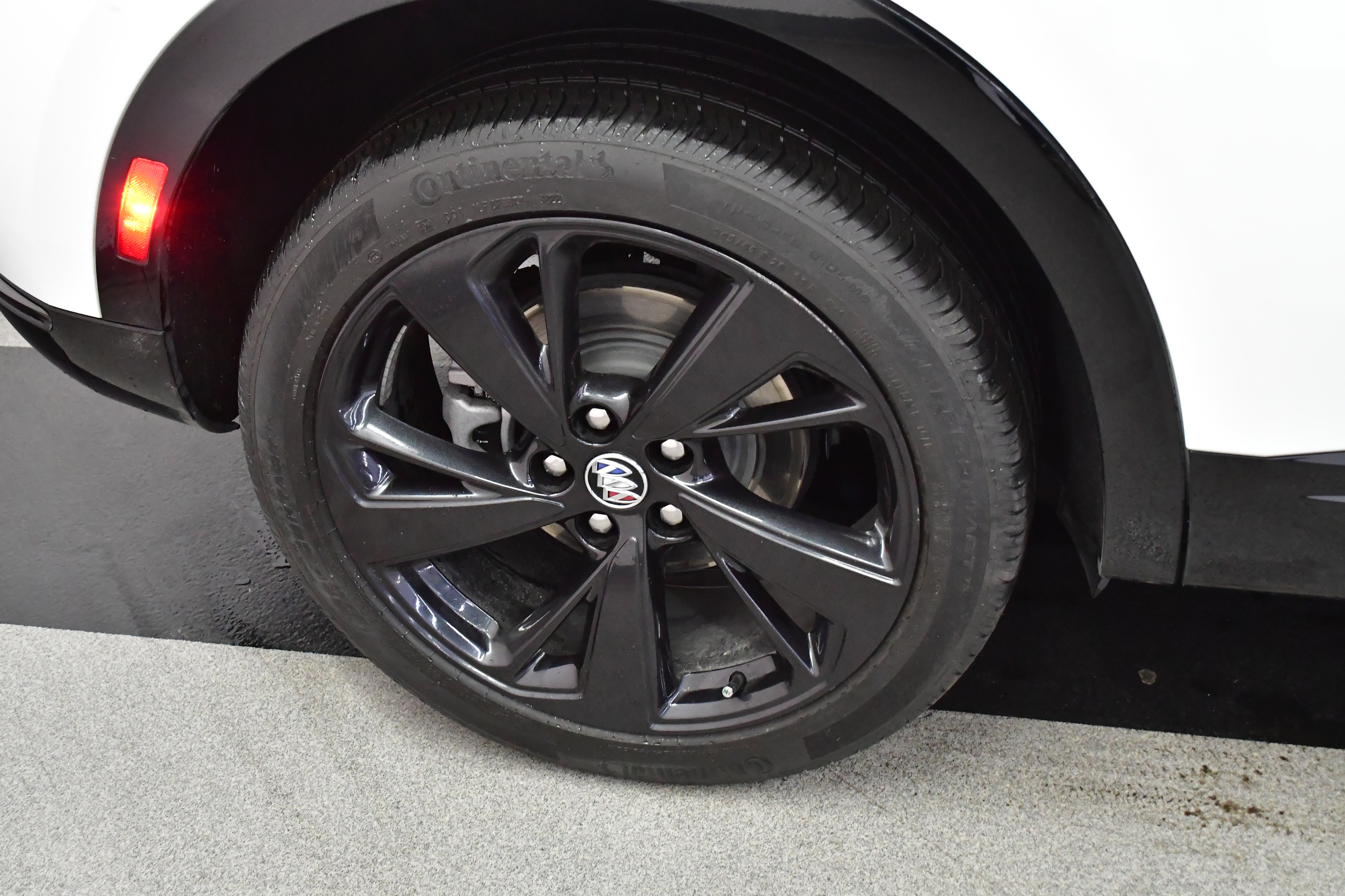 Used 2023 Buick Envision Essence w/ Sport Touring Package image 84