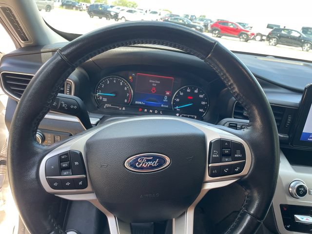Used 2022 Ford Explorer XLT w/ Equipment Group 202A AWD/4WD image 30