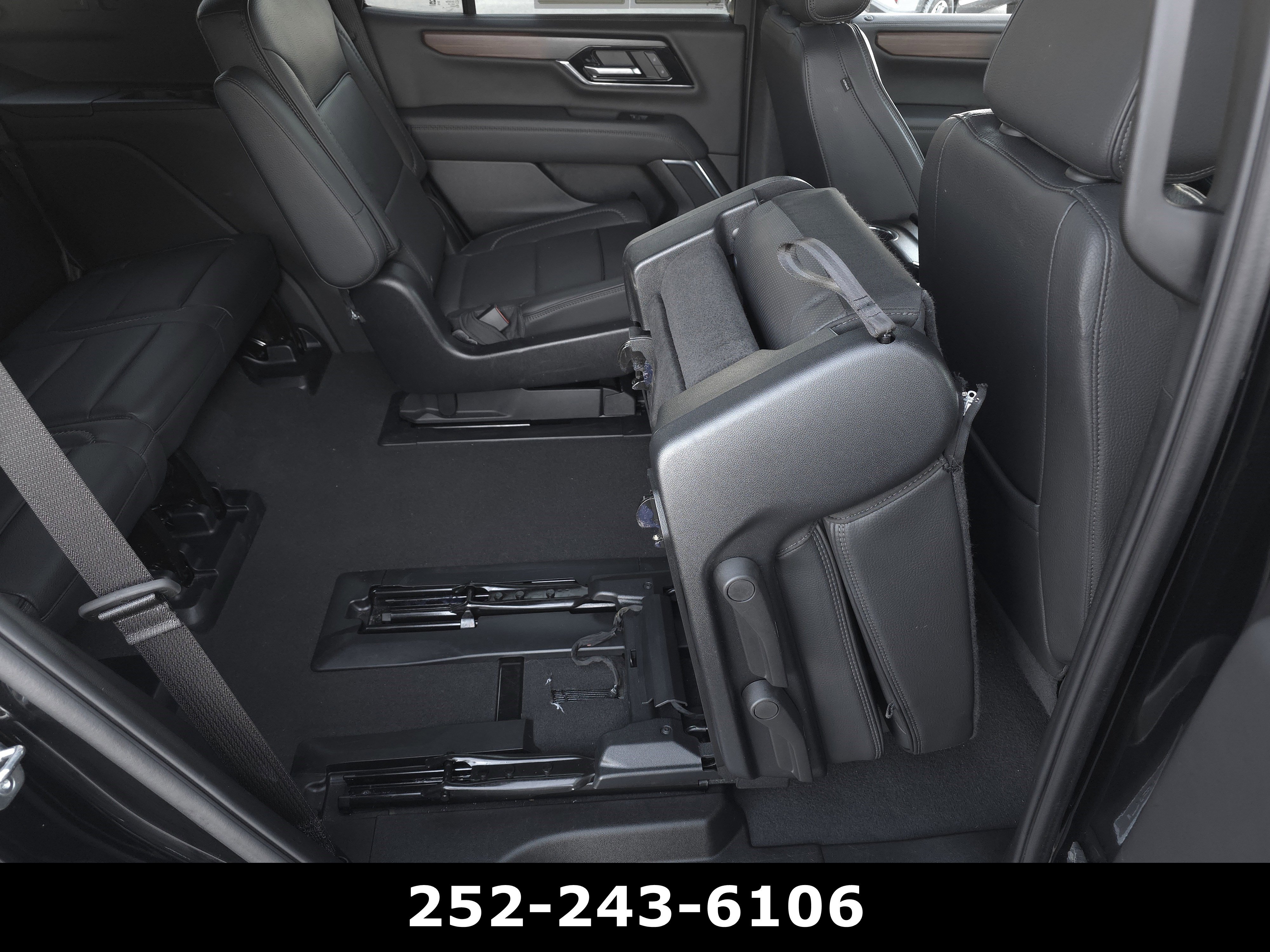 Used 2025 GMC Yukon Denali AWD/4WD image 48