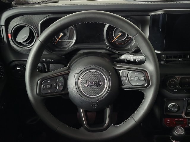 Used 2026 Jeep Wrangler Unlimited Rubicon AWD/4WD image 9