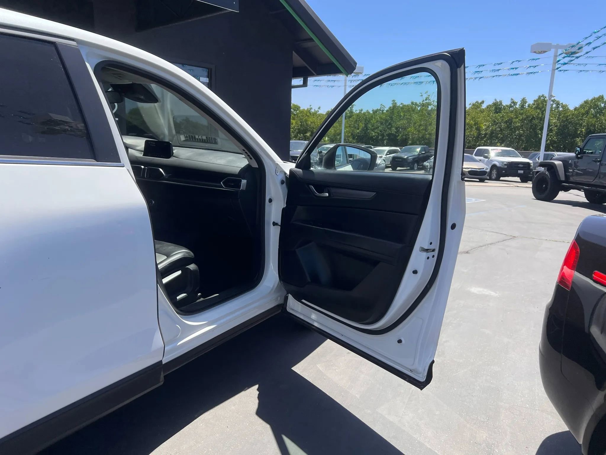 Used 2018 MAZDA CX-5 Touring image 12