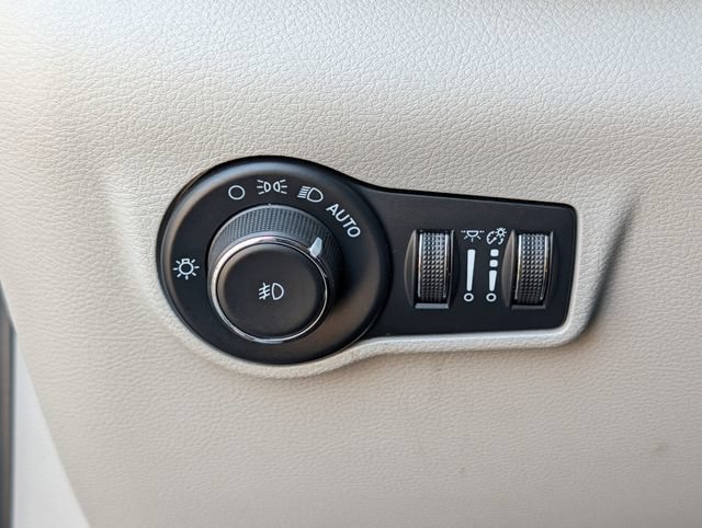 Used 2022 Jeep Compass Latitude w/ Sun and Sound Group FWD image 21