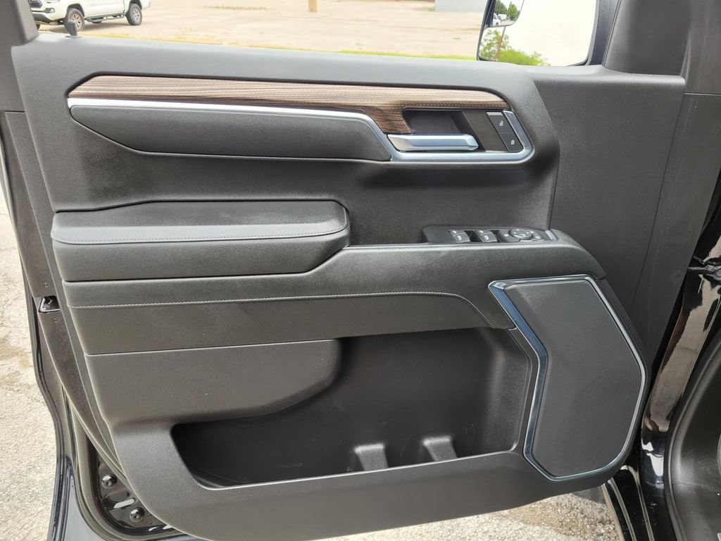 Used 2024 Chevrolet Silverado 1500 LT Trail Boss w/ Protection Package AWD/4WD image 19