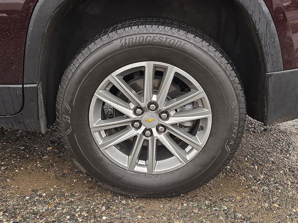 Used 2023 Chevrolet Traverse LT image 12