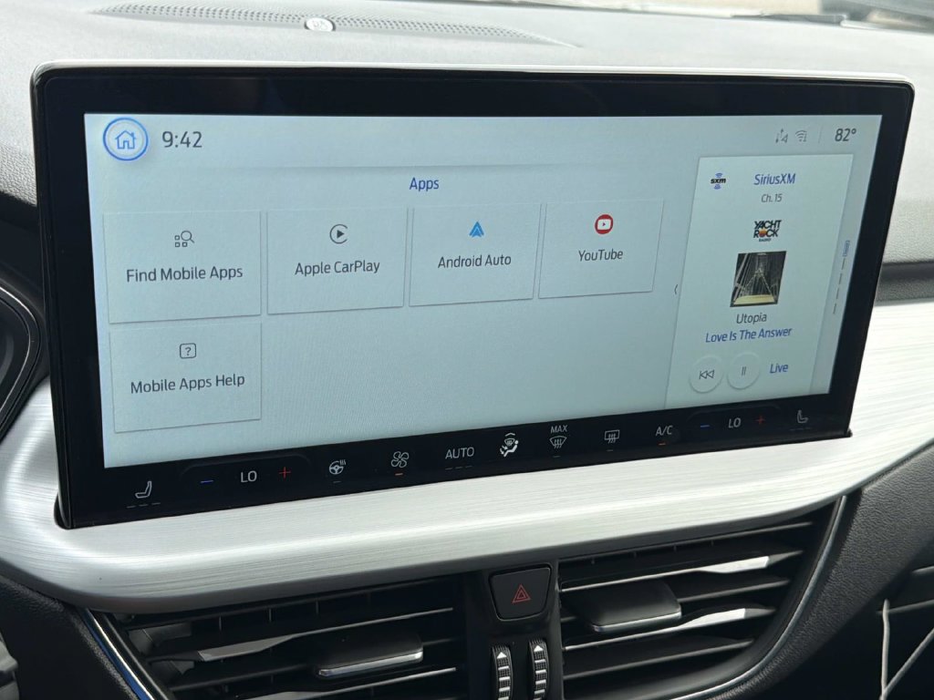 New 2025 Ford Escape SE w/ PHEV Premium Package FWD image 26