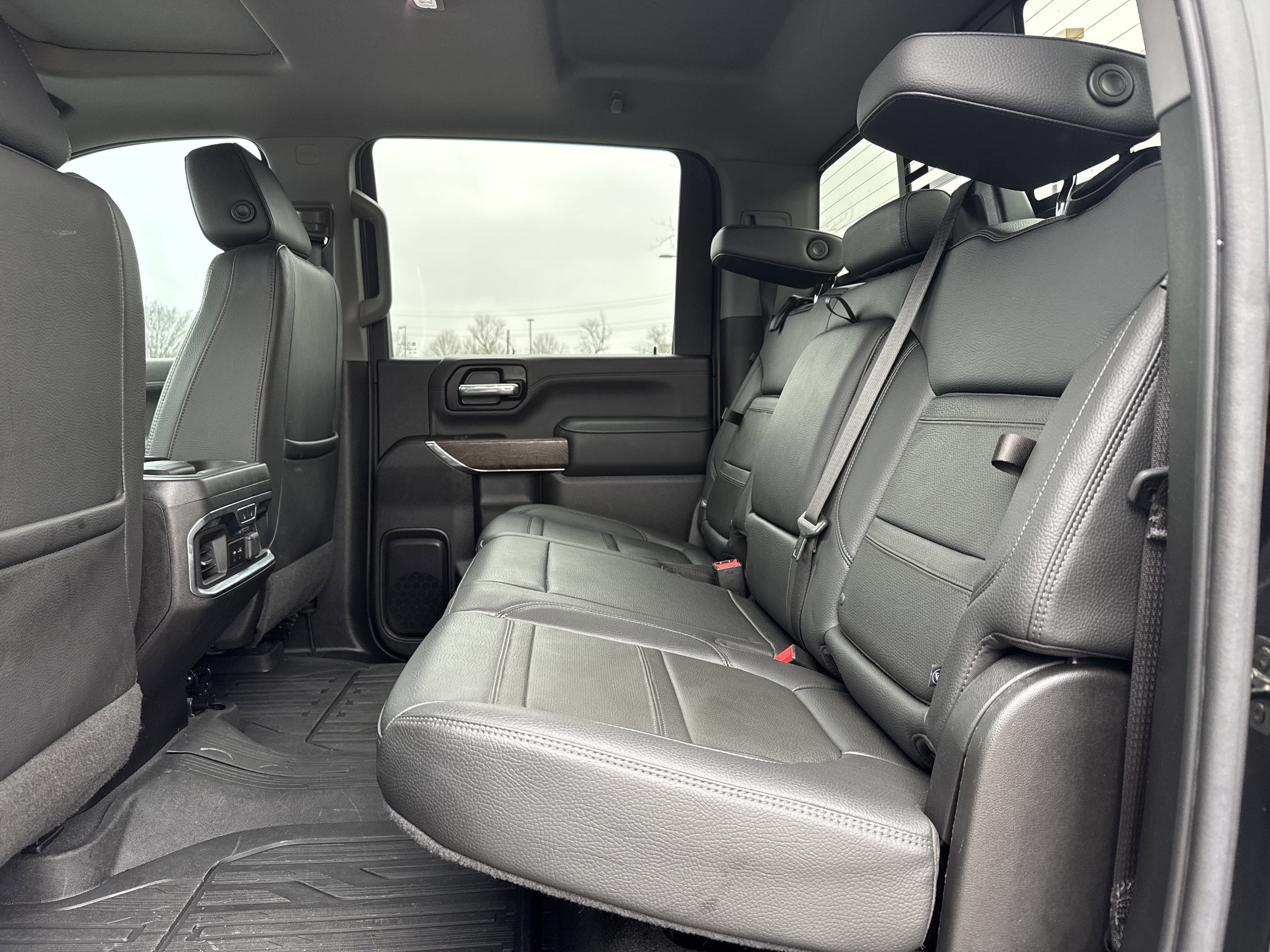 Used 2023 GMC Sierra 3500 Denali w/ Denali Ultimate Package image 31