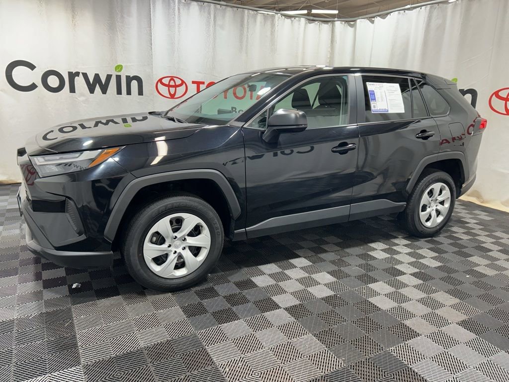 Used 2024 Toyota RAV4 LE image 4