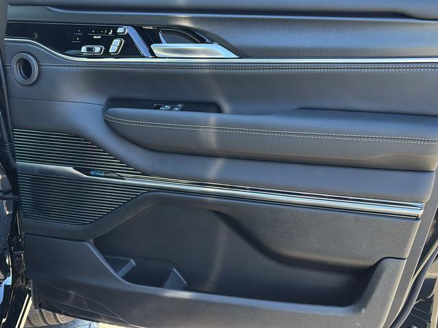 New 2026 Jeep Grand Wagoneer Summit image 38