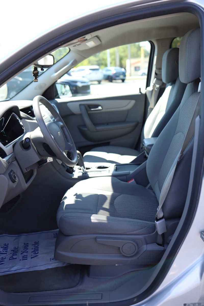 Used 2017 Chevrolet Traverse LS FWD image 24