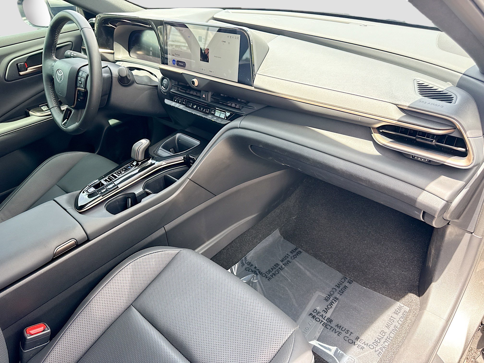 Used 2025 Toyota Crown XLE image 13