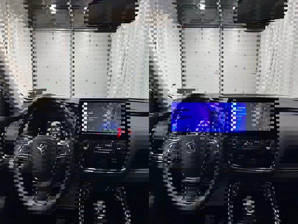 Used 2025 Toyota Grand Highlander AWD image 16