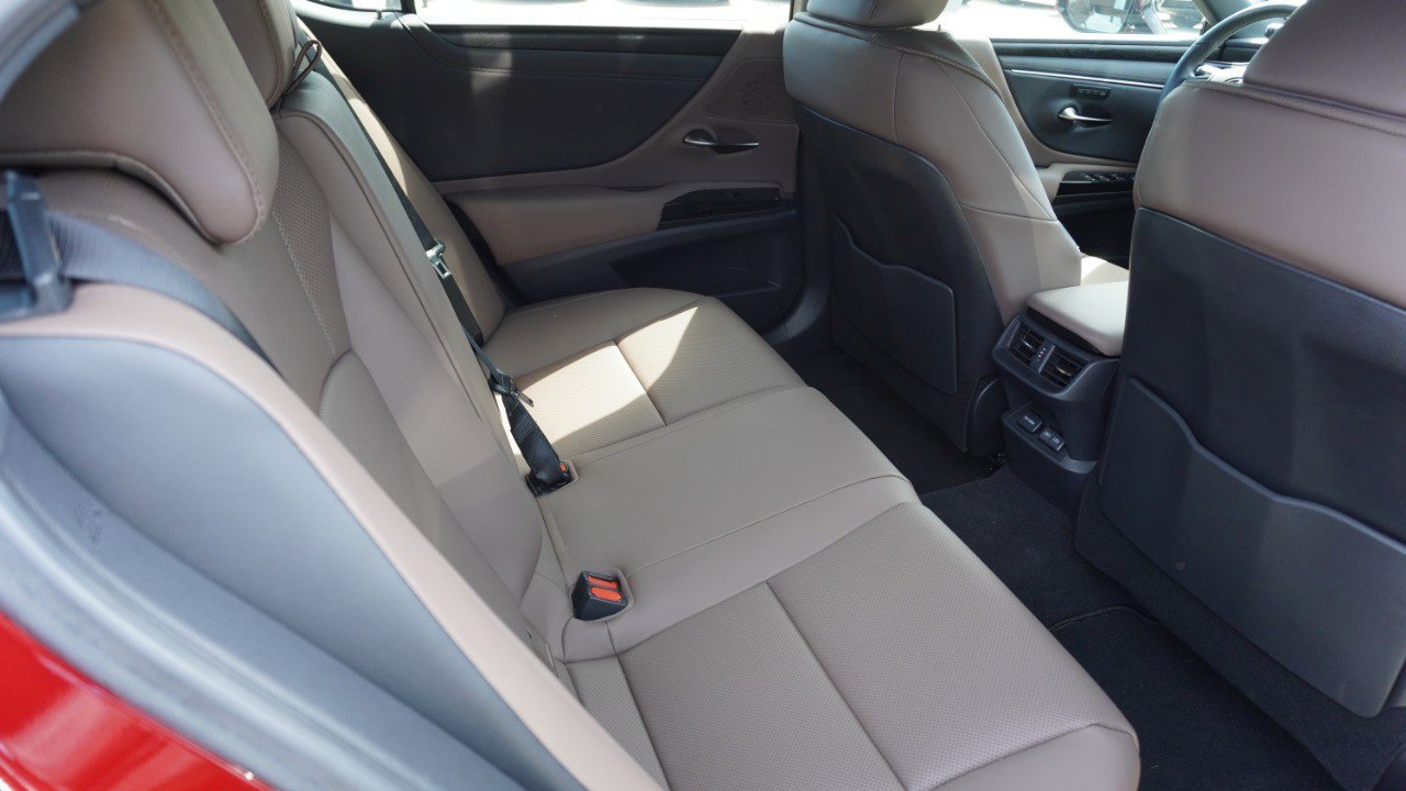 Used 2025 Lexus ES 350 w/ Premium Package image 11