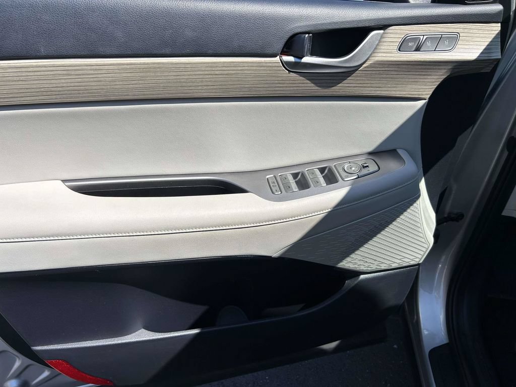 Used 2021 Hyundai Palisade SEL w/ Premium Package FWD image 18