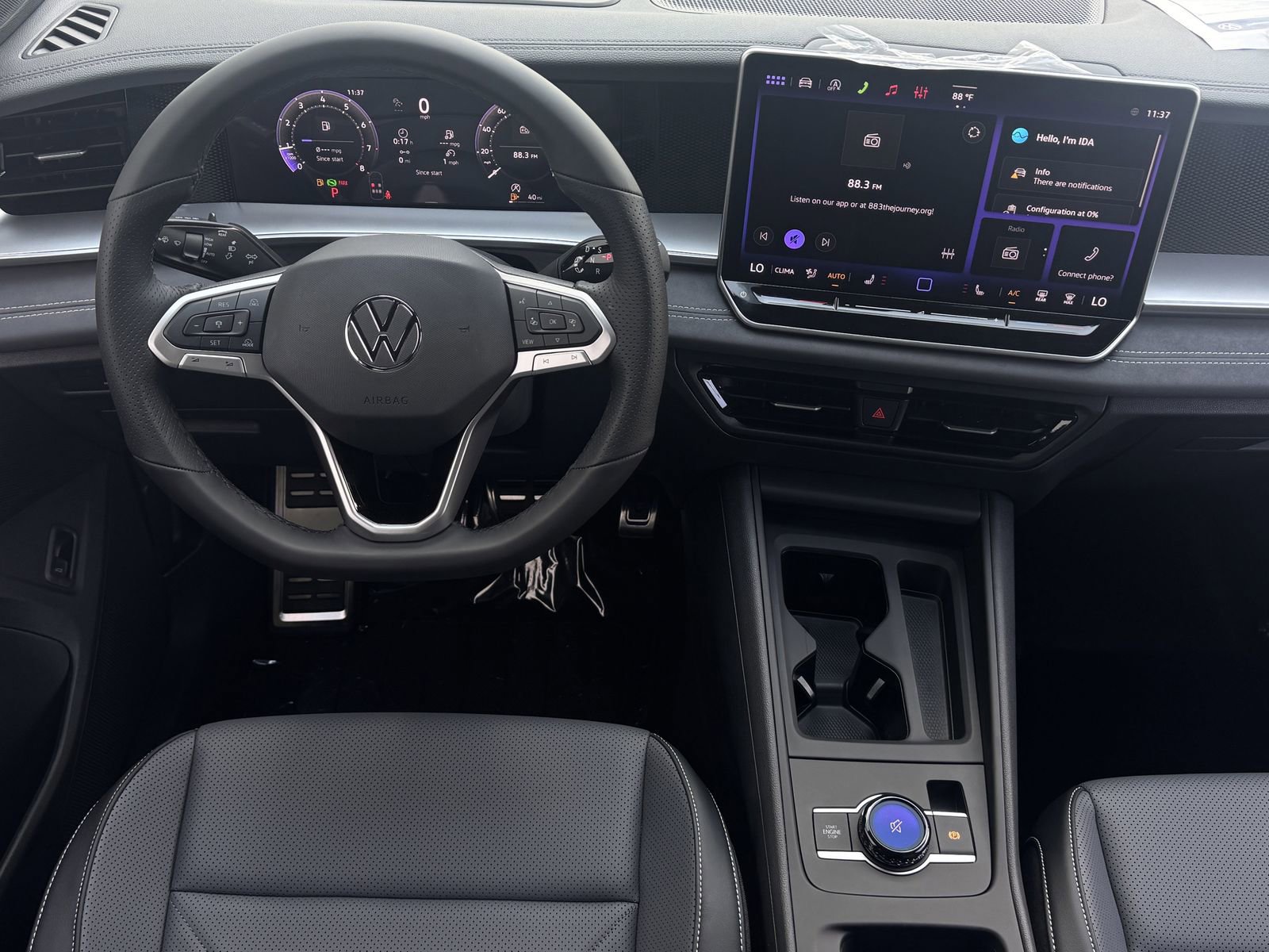 New 2026 Volkswagen Tiguan SE R-Line FWD image 15