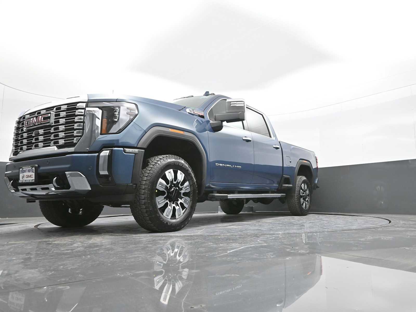 New 2026 GMC Sierra 2500 Denali w/ Denali Reserve Package AWD/4WD image 37