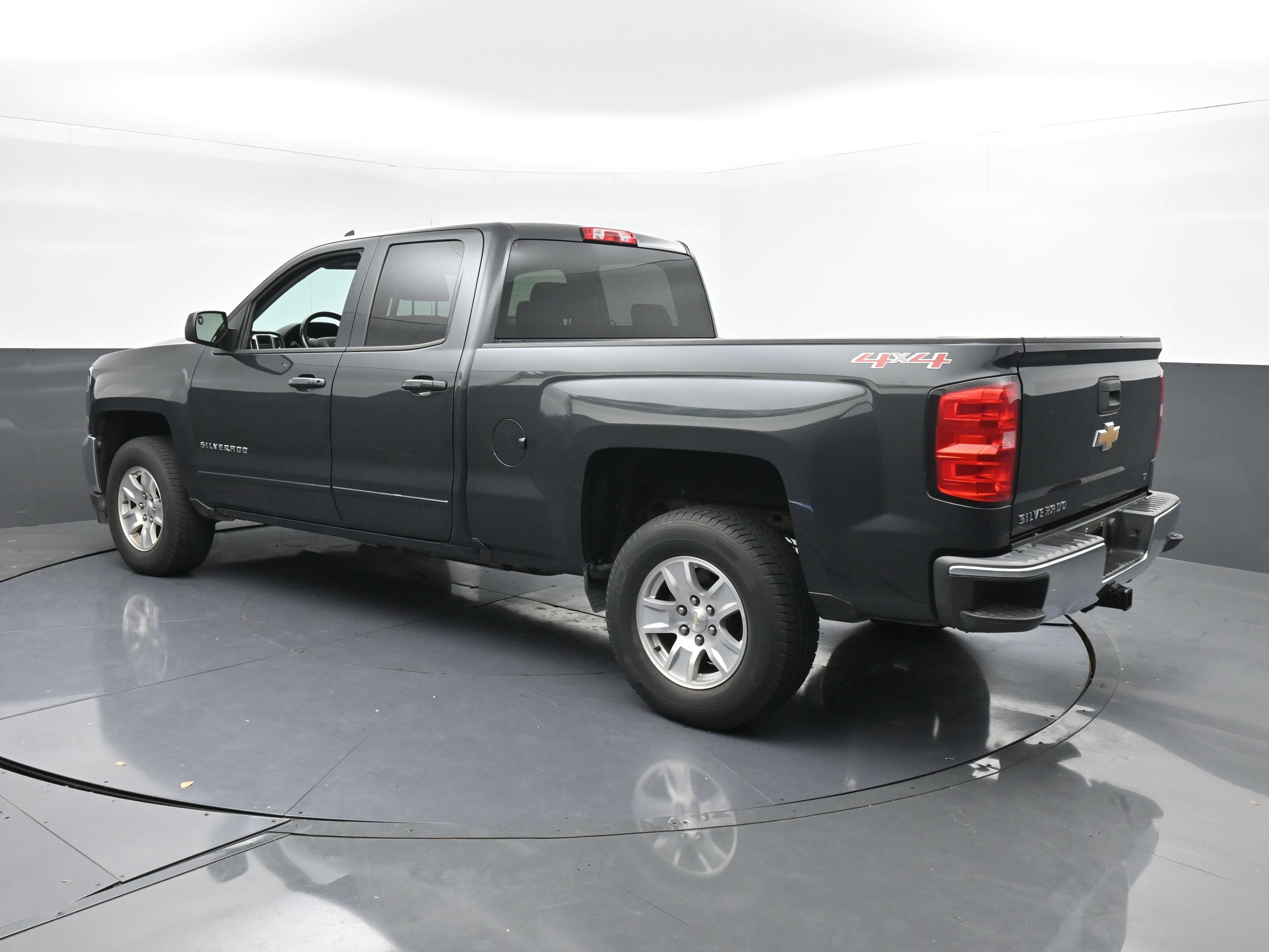 Used 2017 Chevrolet Silverado 1500 LT w/ All Star Edition AWD/4WD image 6