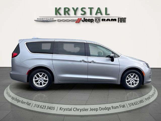 Certified 2018 Chrysler Pacifica Touring w/ Security Group FWD image 7