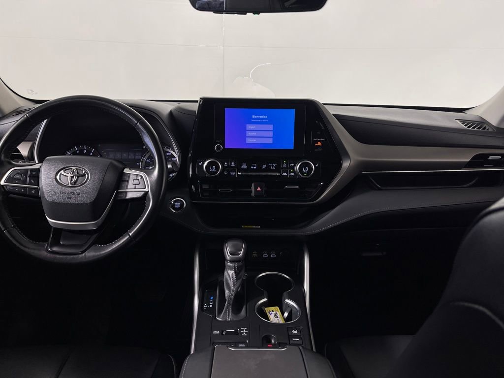 Used 2023 Toyota Highlander XLE image 13