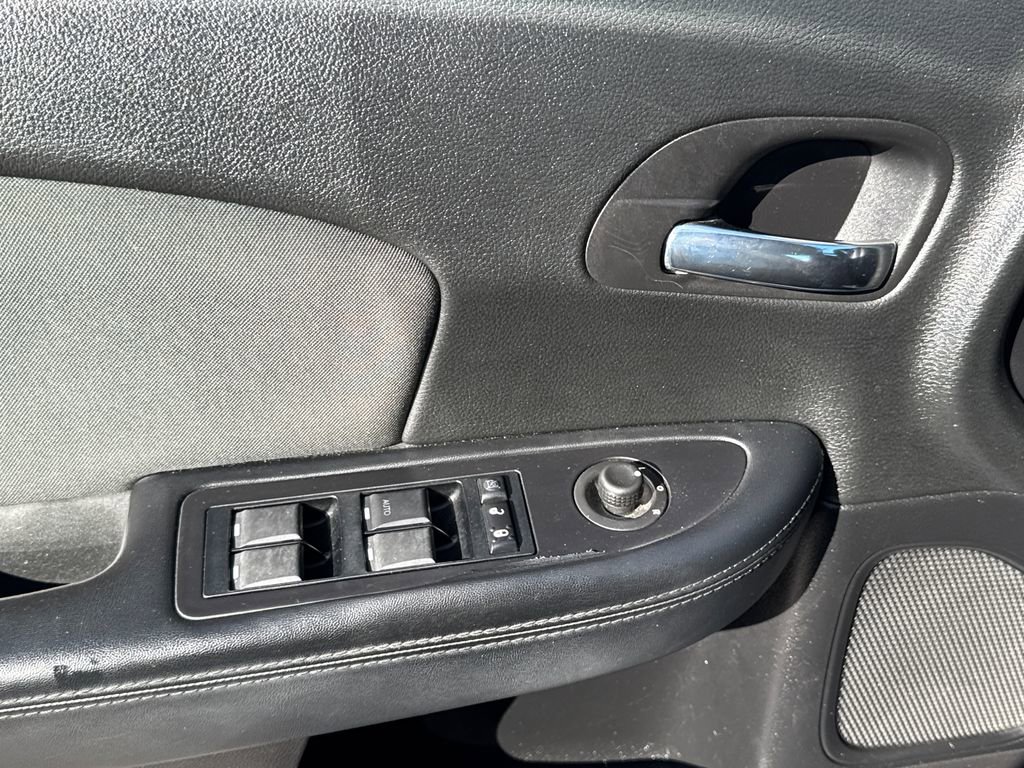 Used 2012 Chrysler 200 Touring image 28