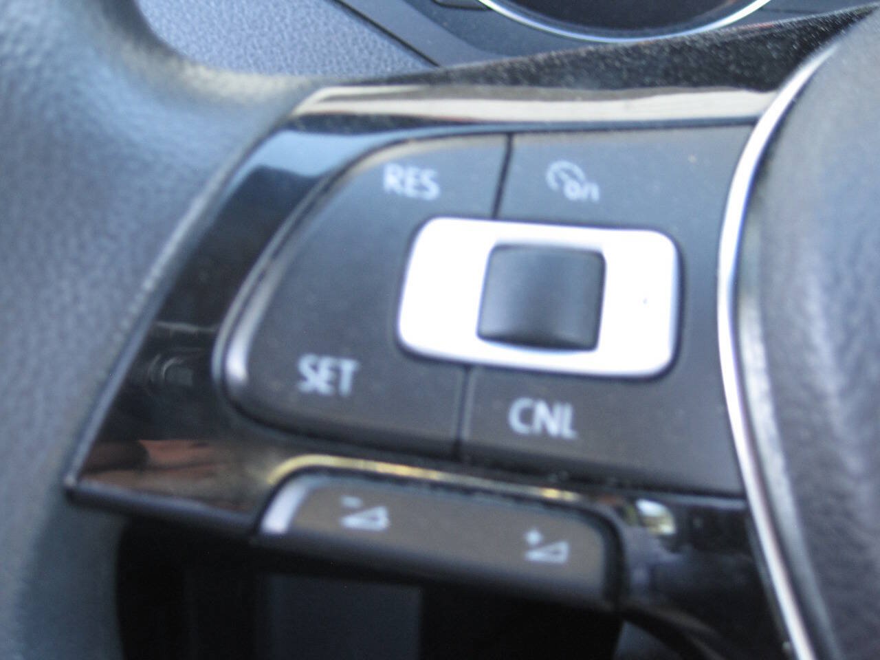 Used 2016 Volkswagen Jetta SE FWD image 33