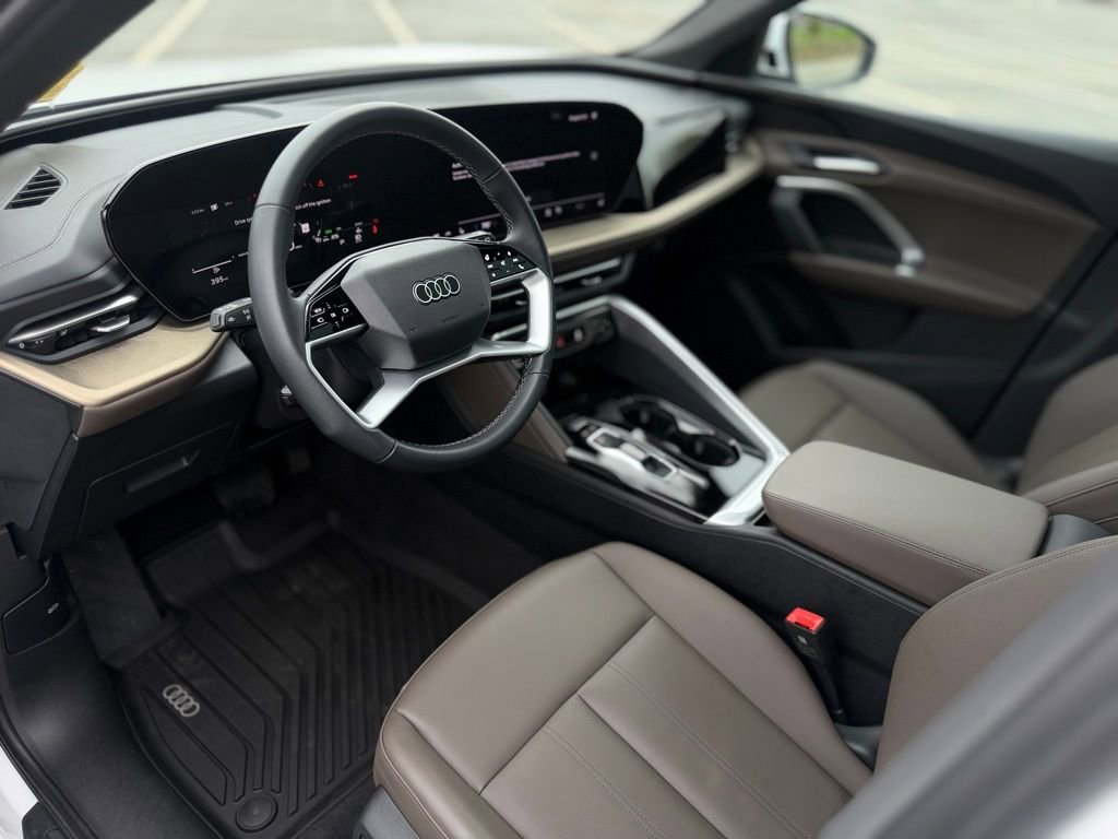 Used 2025 Audi Q5 Premium w/ Convenience Package AWD/4WD image 14