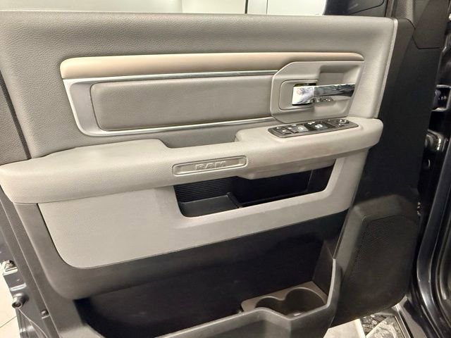 Used 2018 RAM 1500 Classic SLT RWD image 16