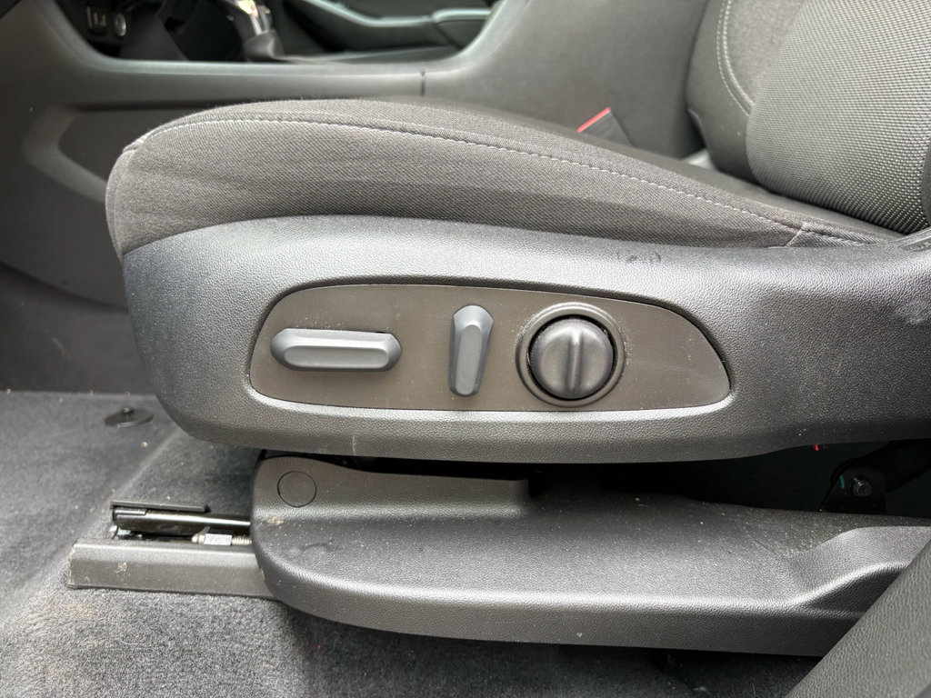 Used 2023 Chevrolet Traverse LT image 13