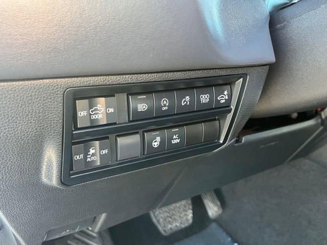 Used 2022 Toyota Tundra Platinum w/ Advanced Package image 24