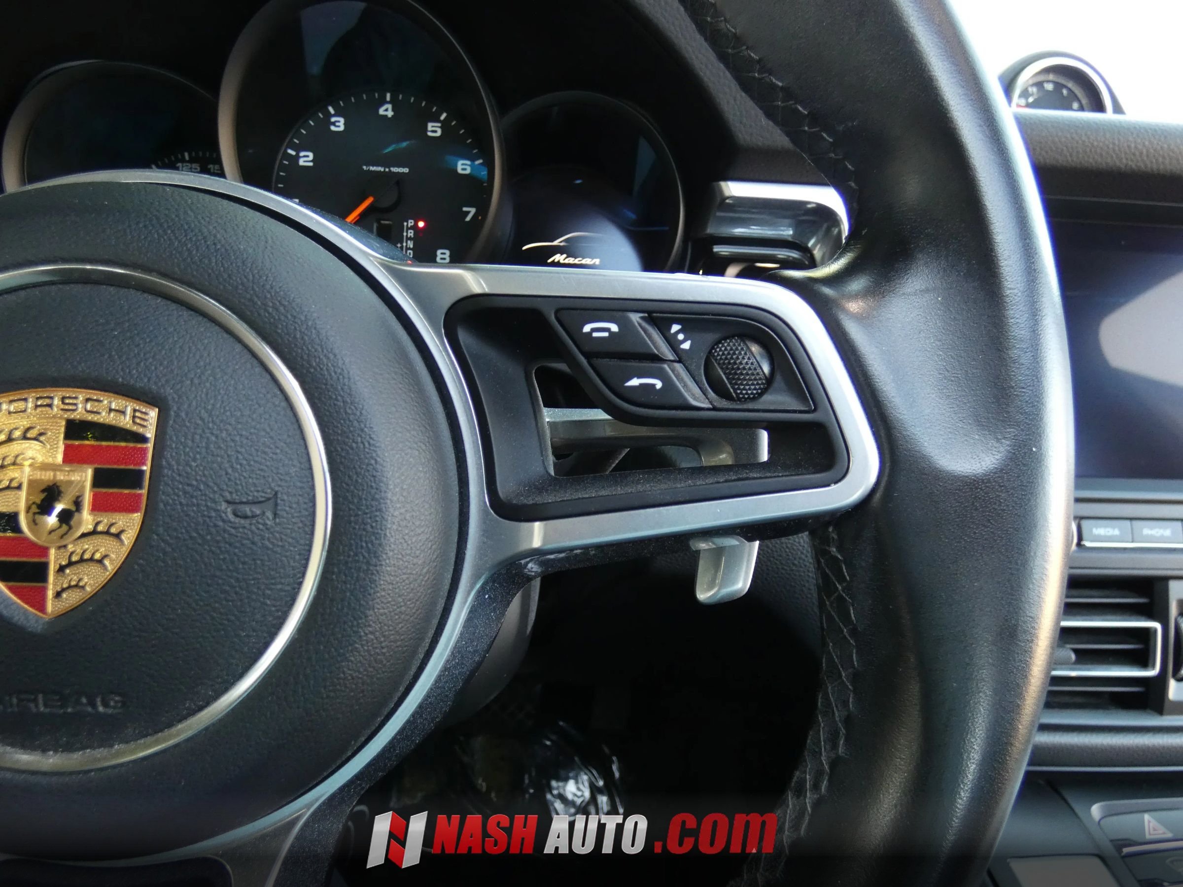 Used 2020 Porsche Macan AWD/4WD image 63