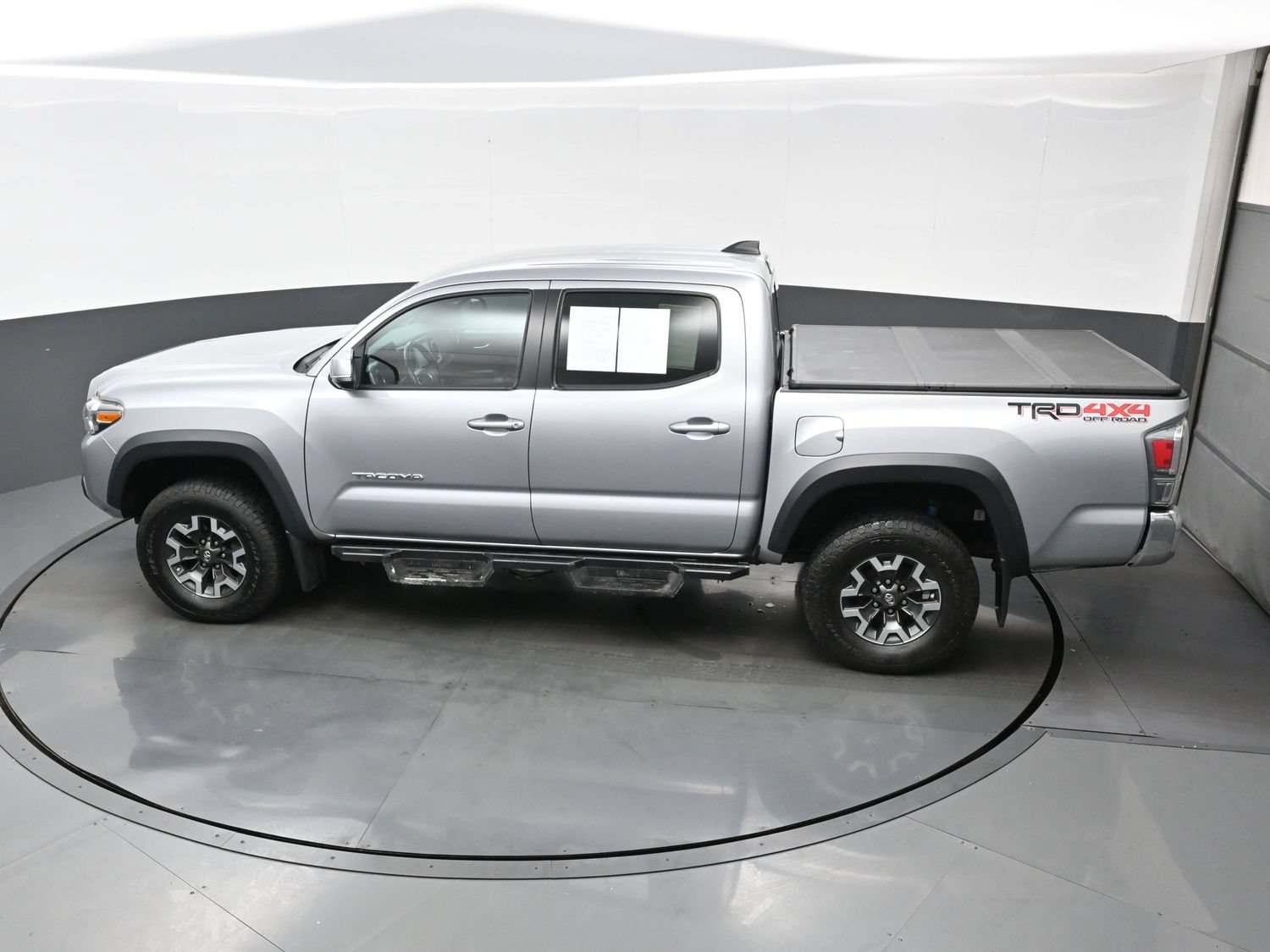 Used 2020 Toyota Tacoma TRD Off-Road AWD/4WD image 37