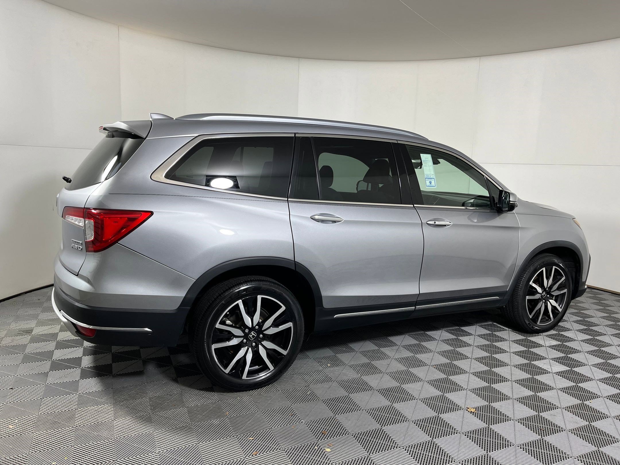Certified 2019 Honda Pilot Touring image 21