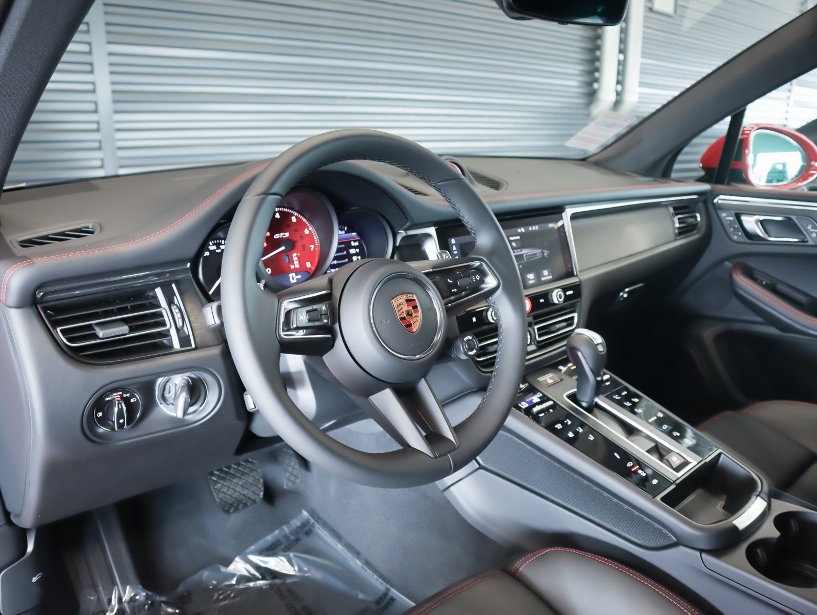 New 2026 Porsche Macan GTS AWD/4WD image 4