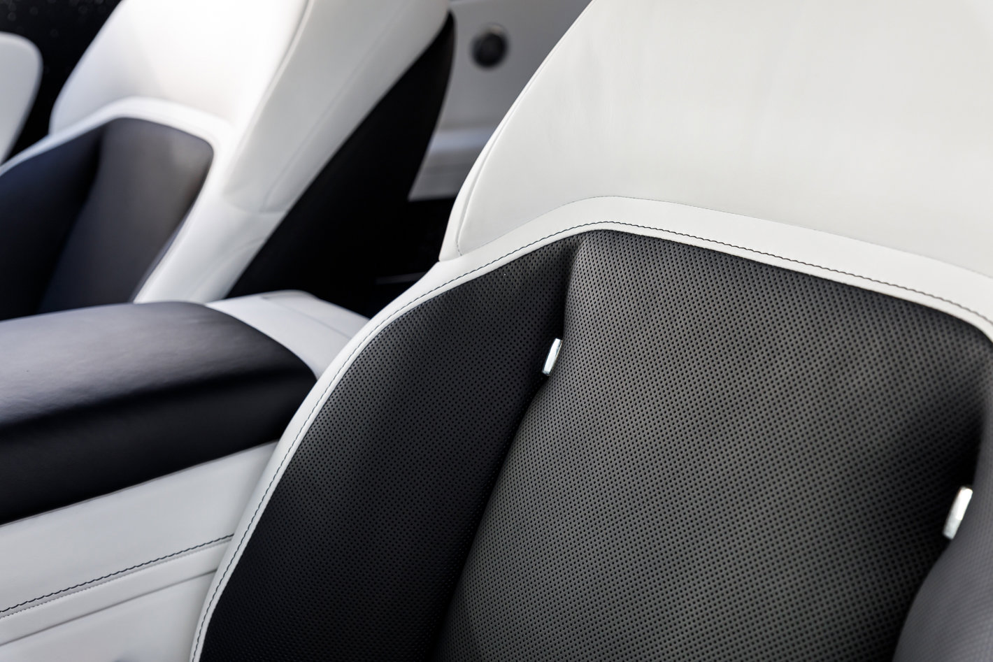 Used 2024 Rolls-Royce Spectre w/ Spectre Launch Package image 38