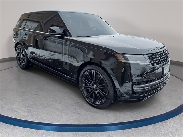 Used 2025 Land Rover Range Rover SE image 3