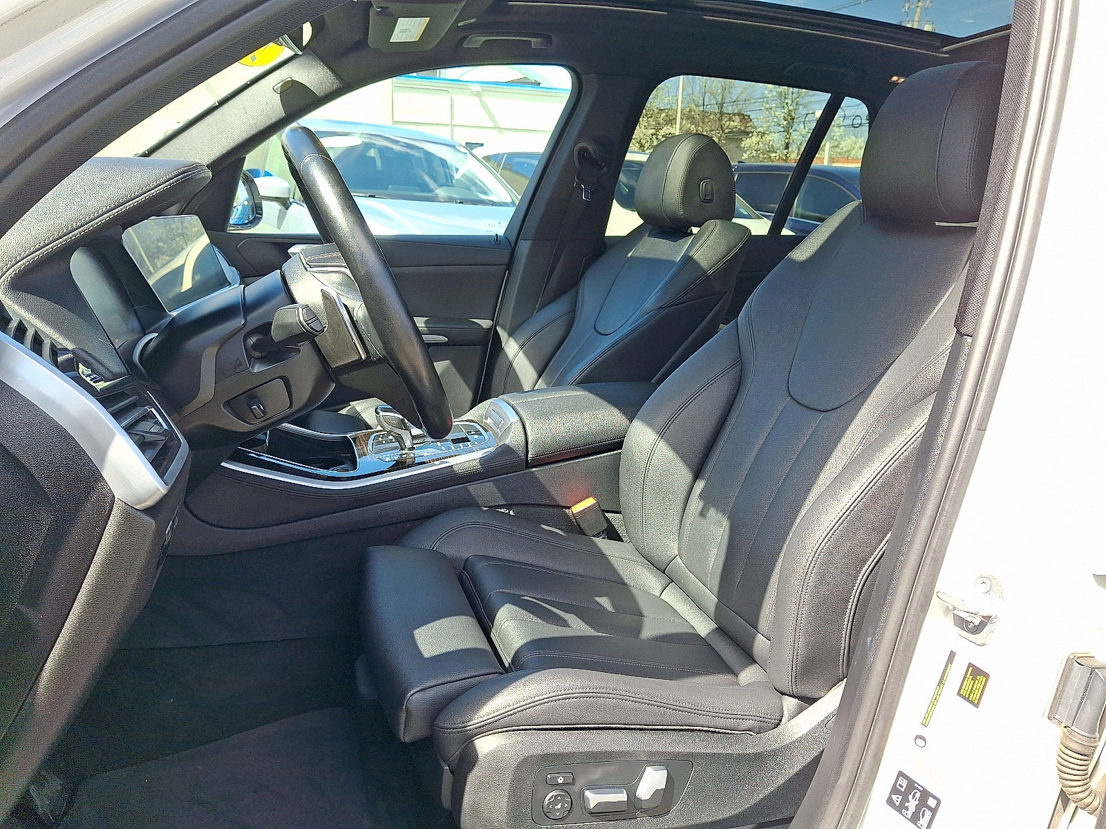 Used 2020 BMW X5 xDrive40i w/ Convenience Package image 16