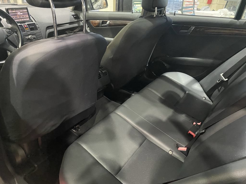Used 2009 Mercedes-Benz C 300 Sedan image 5