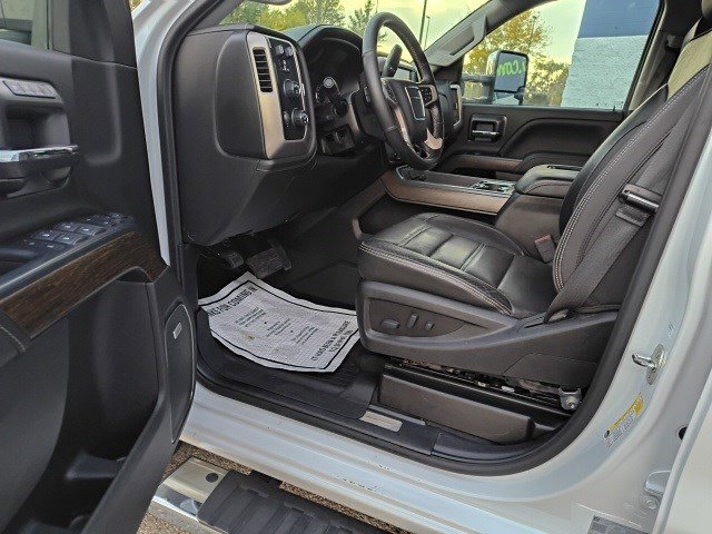 Used 2019 GMC Sierra 2500 Denali w/ Duramax Plus Package image 12