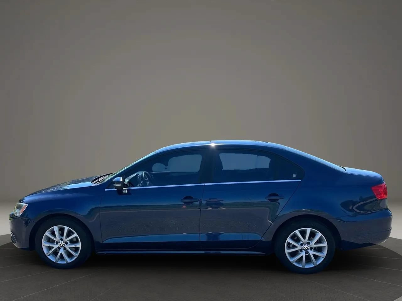 Used 2014 Volkswagen Jetta SE FWD image 4