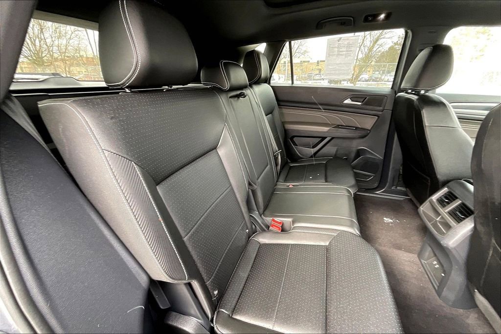 Used 2023 Volkswagen Atlas Cross Sport SEL R-Line image 27
