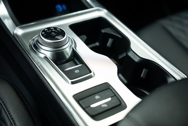 Used 2024 Ford Edge Titanium image 19