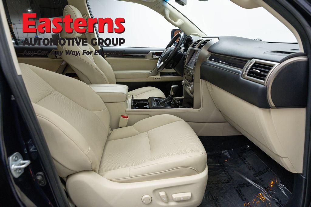 Used 2021 Lexus GX 460 w/ Accessory Package AWD/4WD image 26