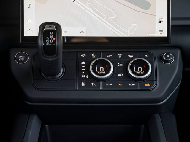 New 2026 Land Rover Defender 110 X-Dynamic SE AWD/4WD image 19