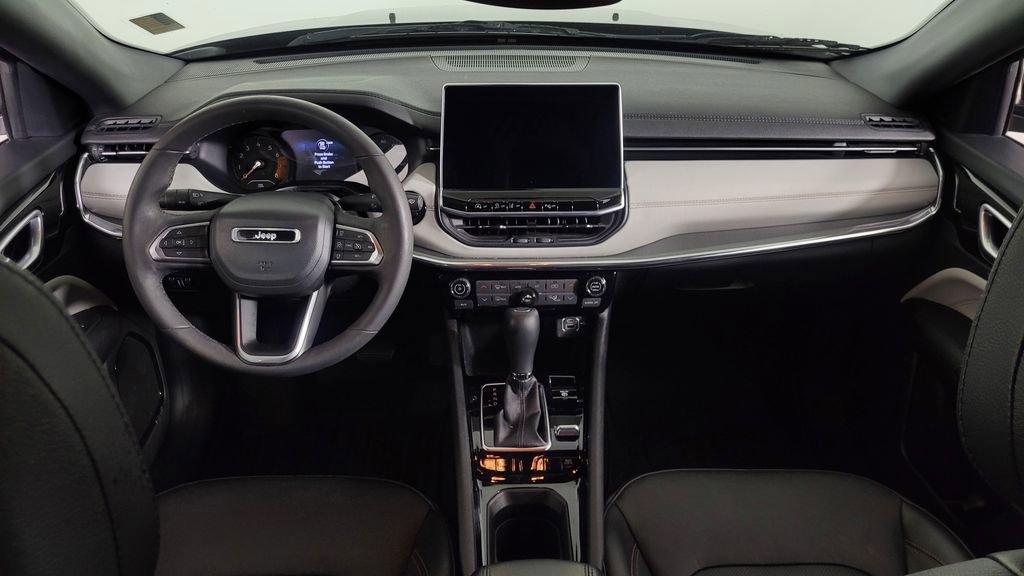 Used 2023 Jeep Compass Limited image 38