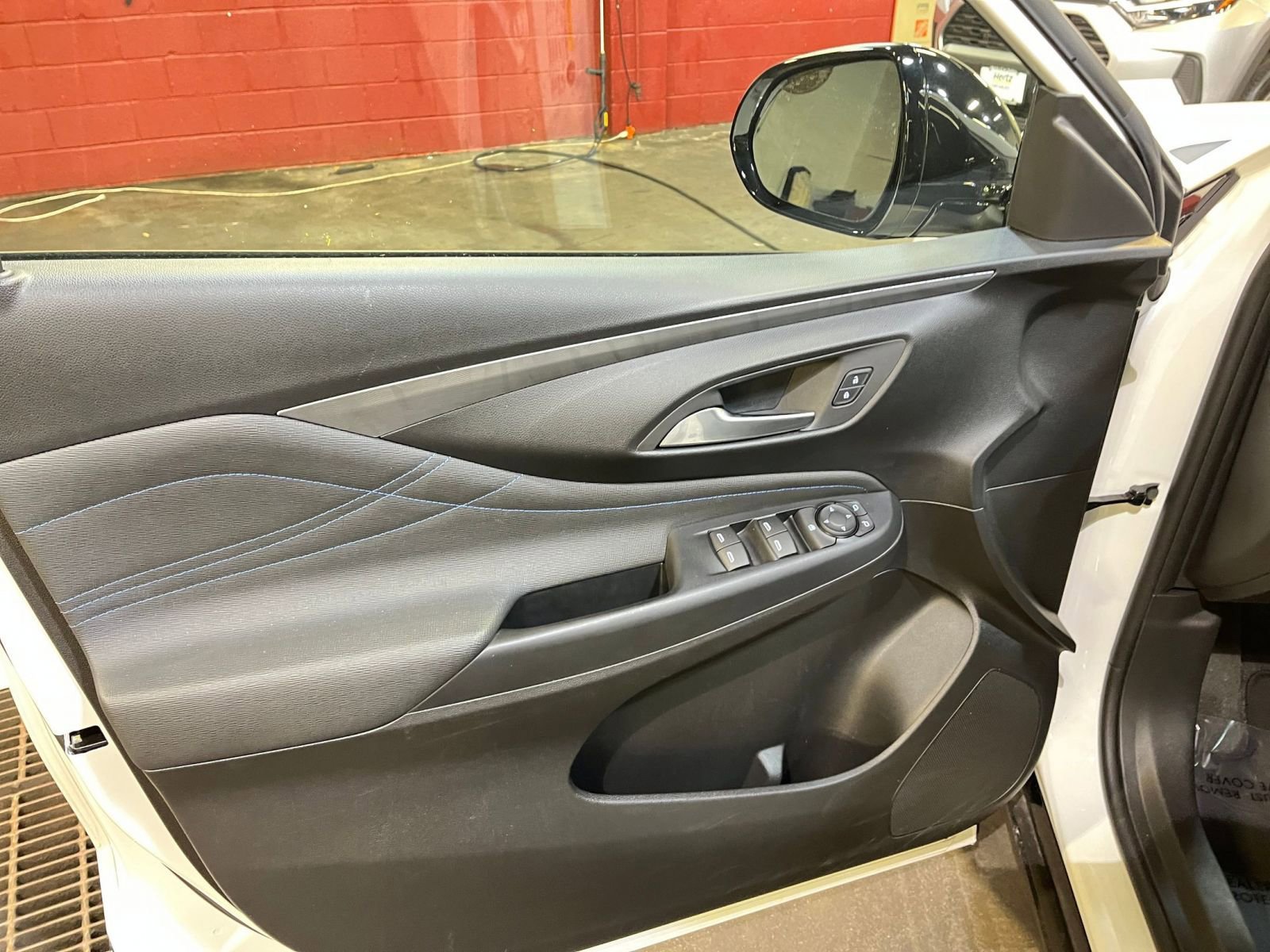 Used 2025 Buick Envista Sport Touring image 20