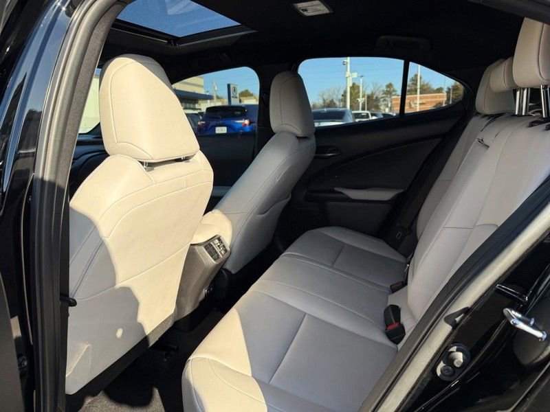 Used 2020 Lexus UX 250h w/ Premium Package image 12