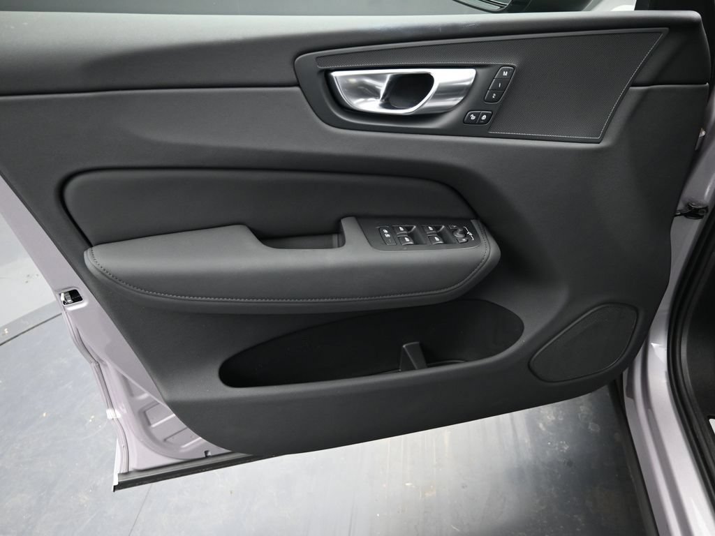 New 2026 Volvo XC60 B5 Plus w/ Climate Package AWD/4WD image 10