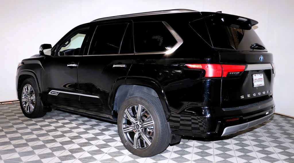 Used 2024 Toyota Sequoia Capstone AWD/4WD image 4