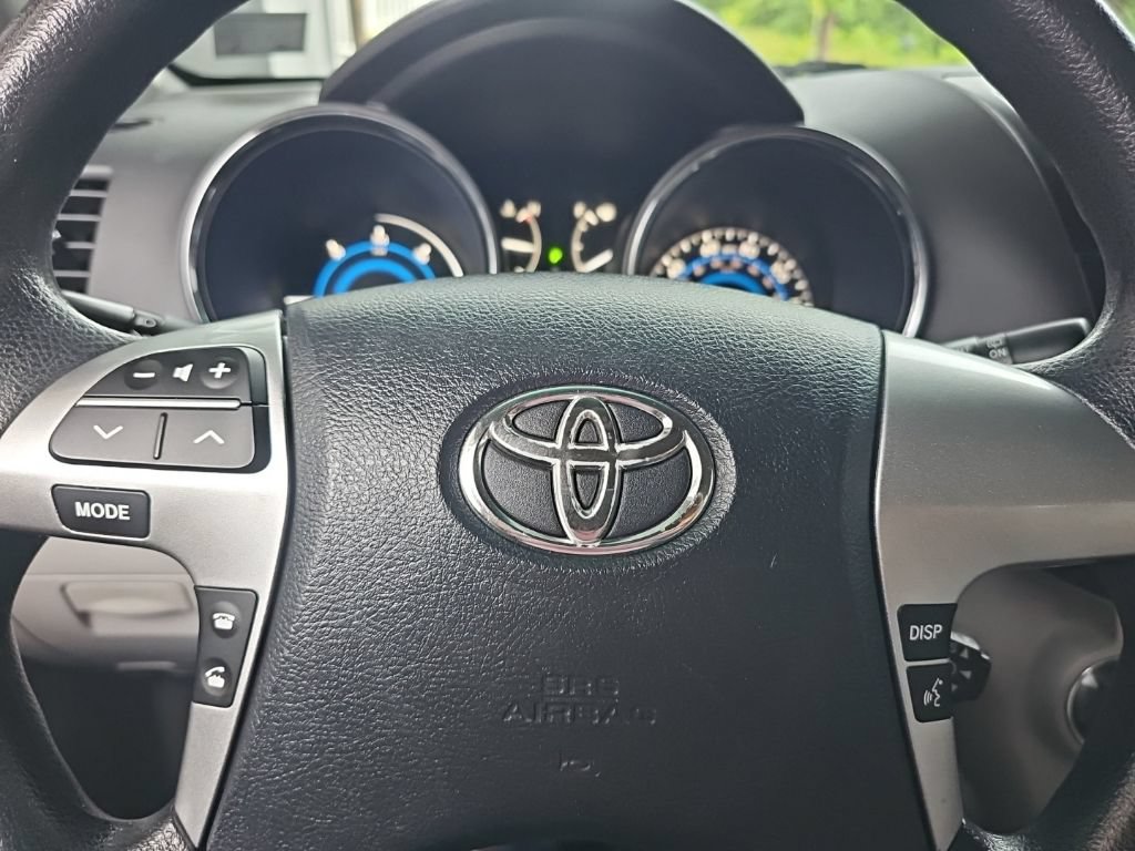 Used 2013 Toyota Highlander 4WD Hybrid image 22