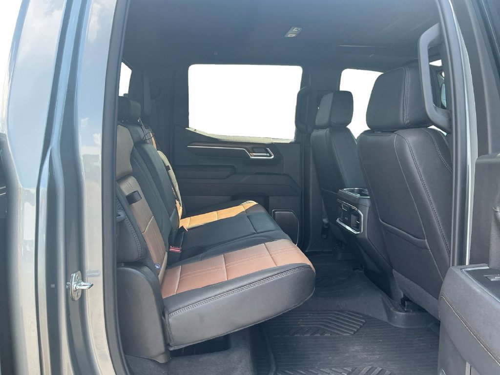 Used 2026 Chevrolet Silverado 1500 High Country w/ Technology Package AWD/4WD image 23