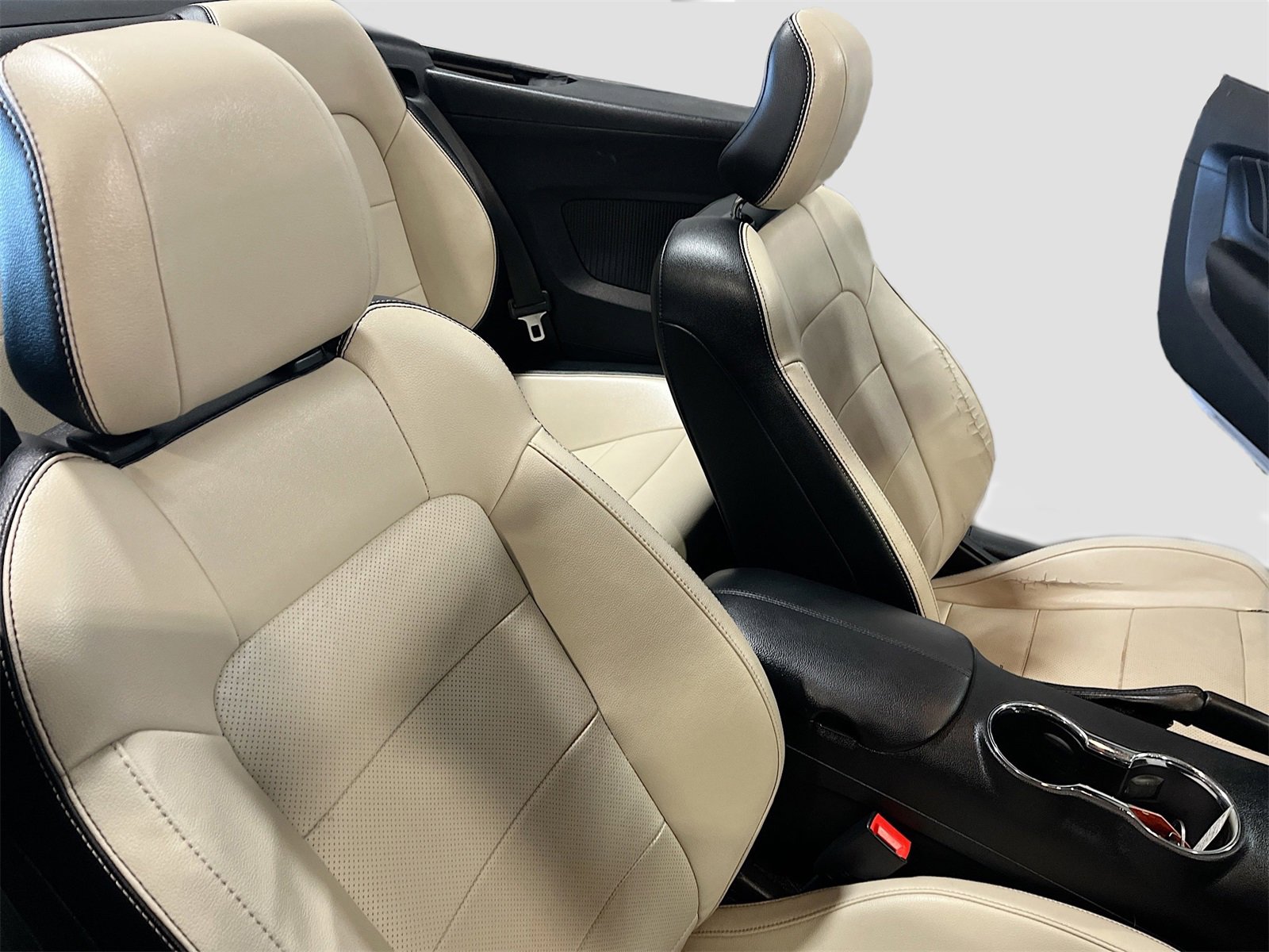 Used 2015 Ford Mustang Premium w/ Ecoboost Performance Package image 28